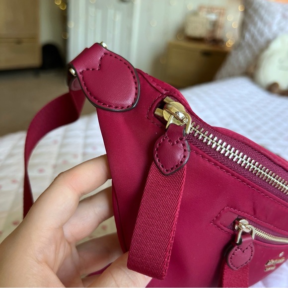 Kate Spade Chelsea Red Cranberry Nylon Belt Bag Fanny Pack Gold Hardware - Picture 3 of 7